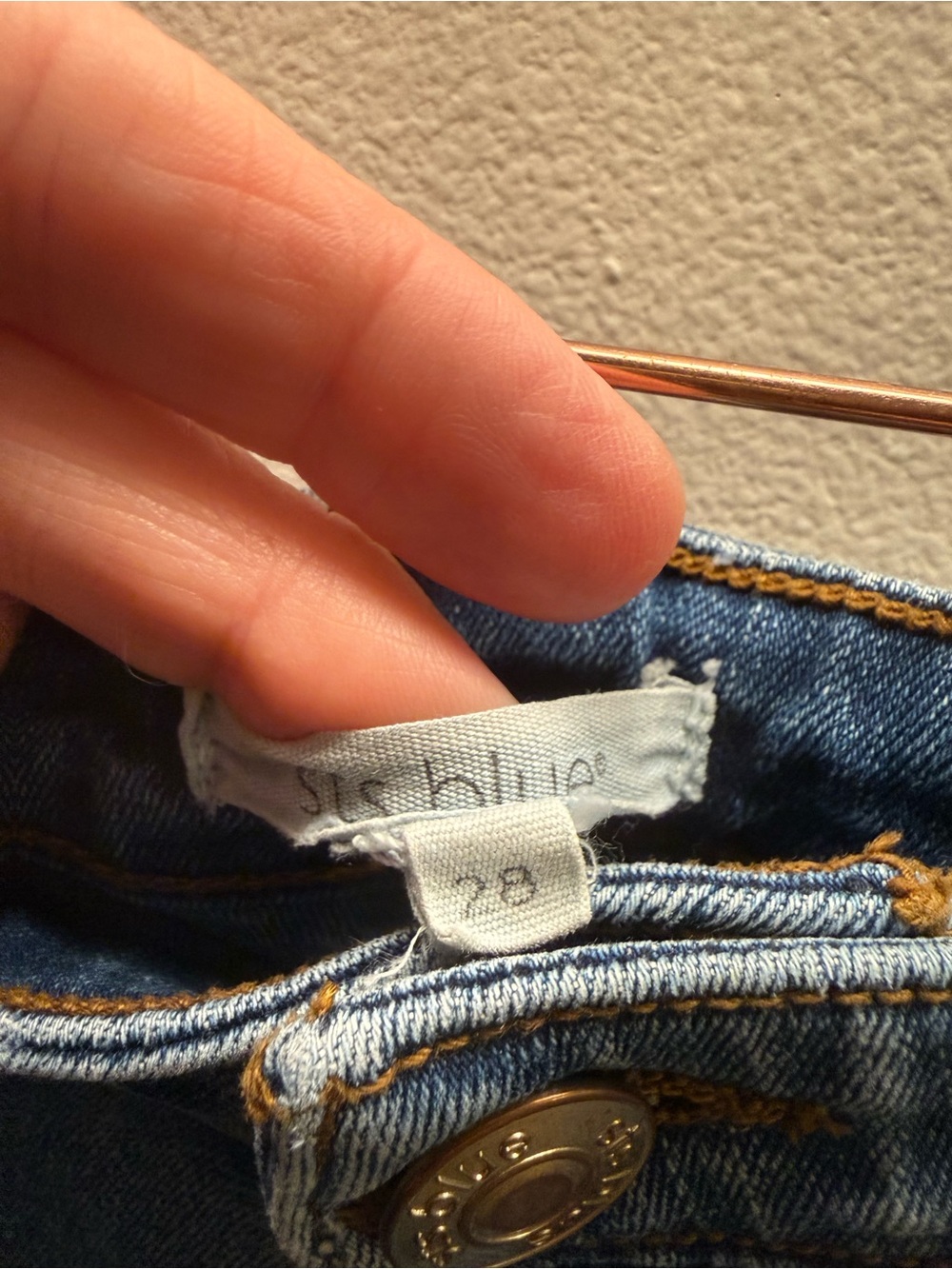 STS Blue Women’s Stretch Denim High-Rise Cutoff Shorts Sz 28 - Picture 4 of 4